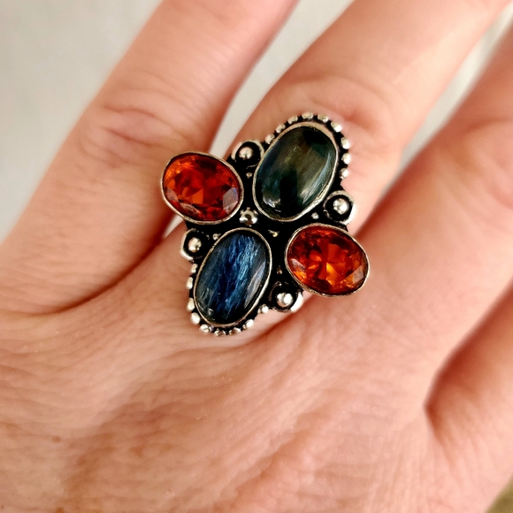 ***Sale*** New Kyanite & Garnet 925 Silver Ring. - Picture 7 of 8